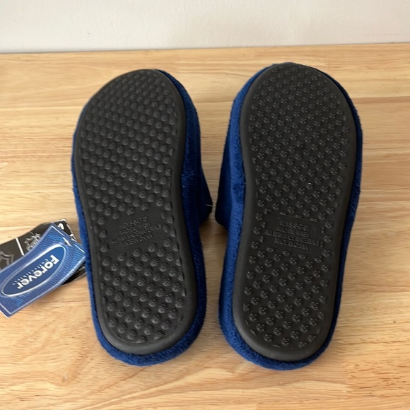 NHL | Winnipeg Jets Slippers - Picture 3 of 3